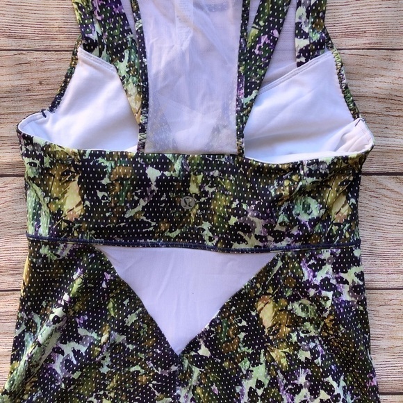 Lululemon Running In The City Tank - Picture 7 of 9